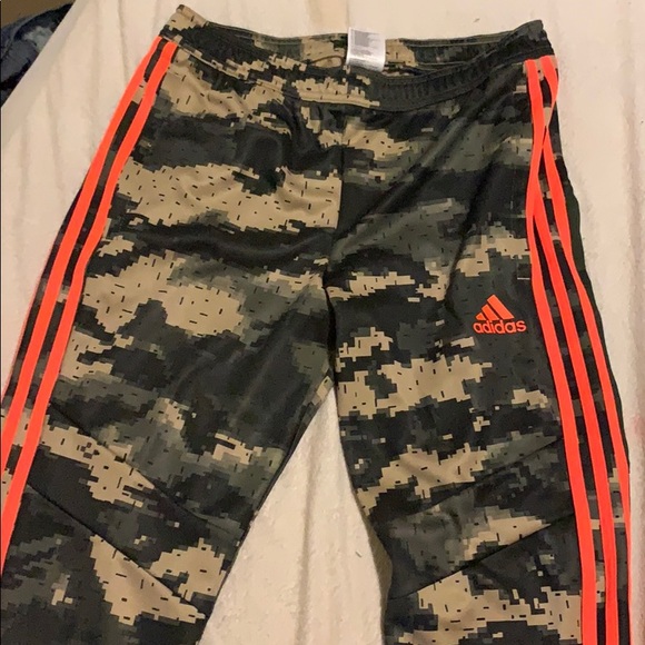 adidas camo joggers womens